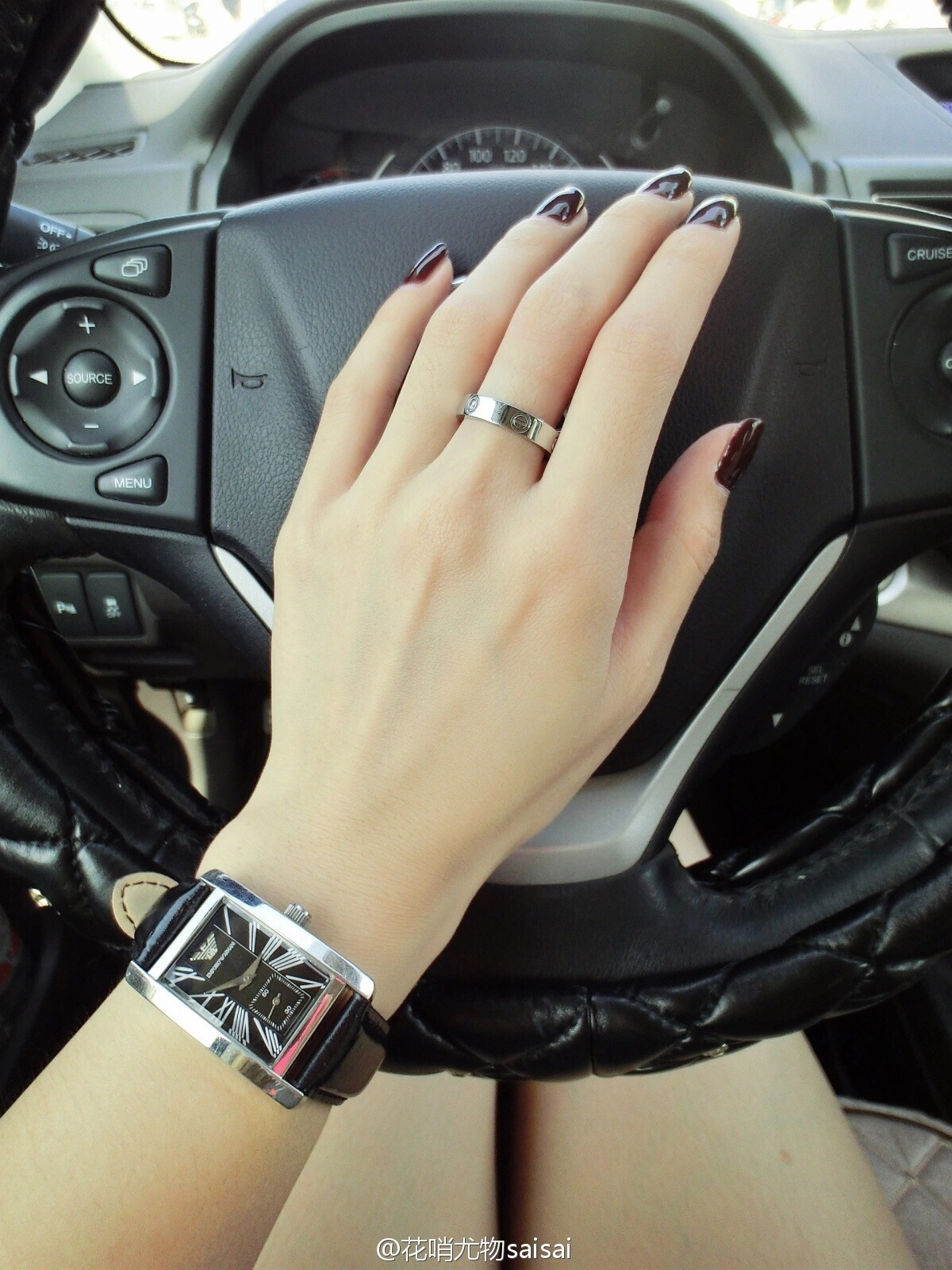 花哨尤物saisai的微博列表微女郎